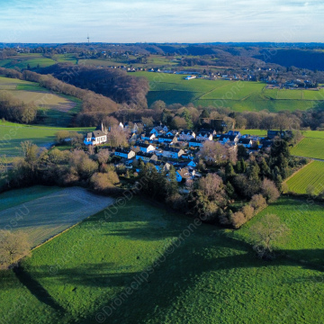 Kleines Dorf in Solingen Fotolizenz
